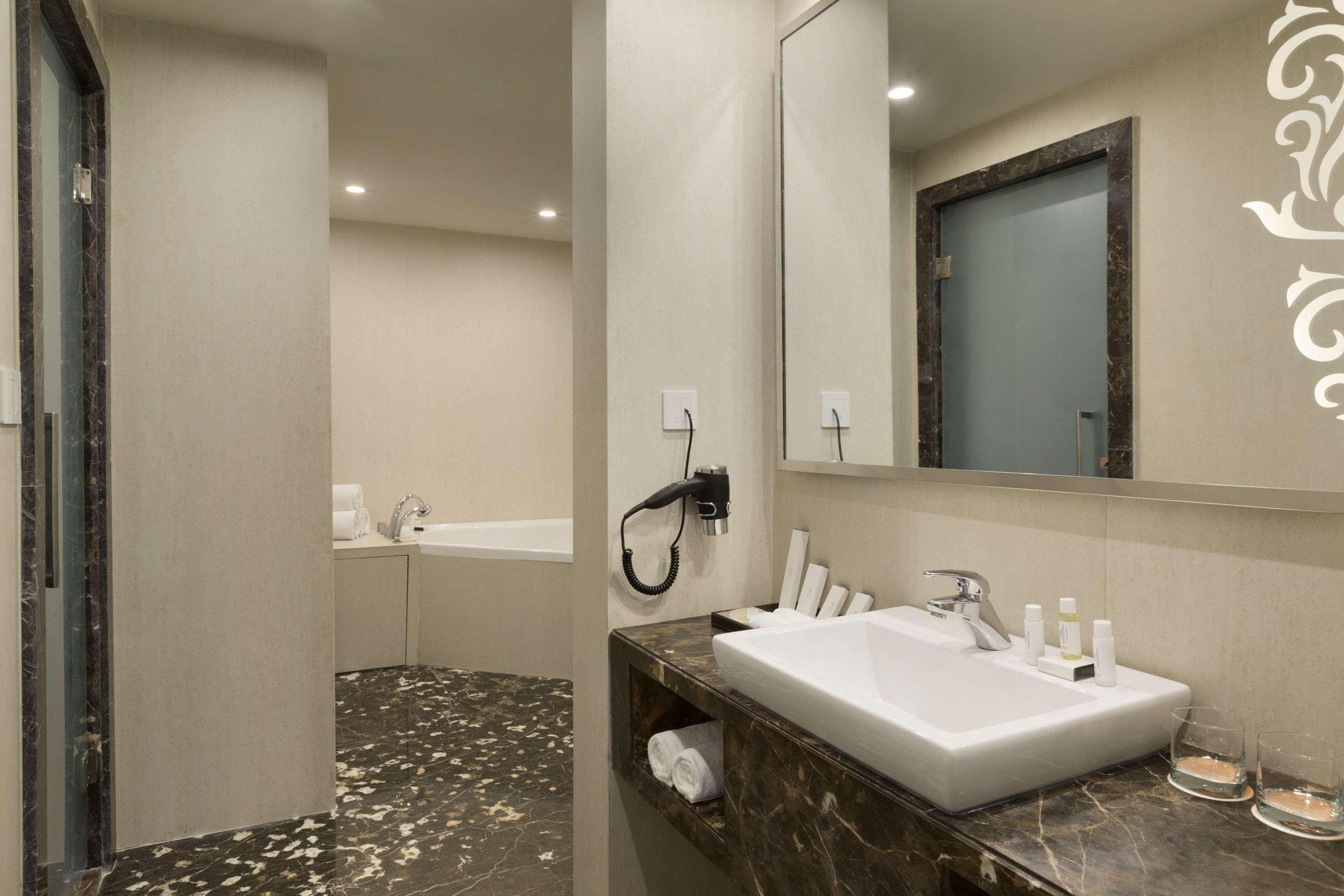 Howard Johnson By Wyndham, Hebbal, Bengaluru Exterior photo